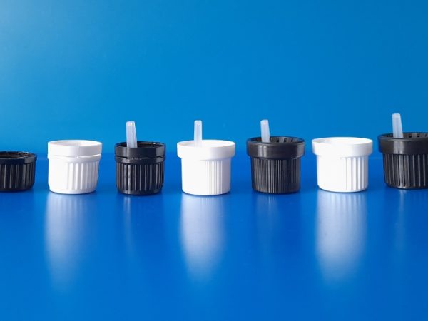 Capsules, bouchons, bague à vis DIN18