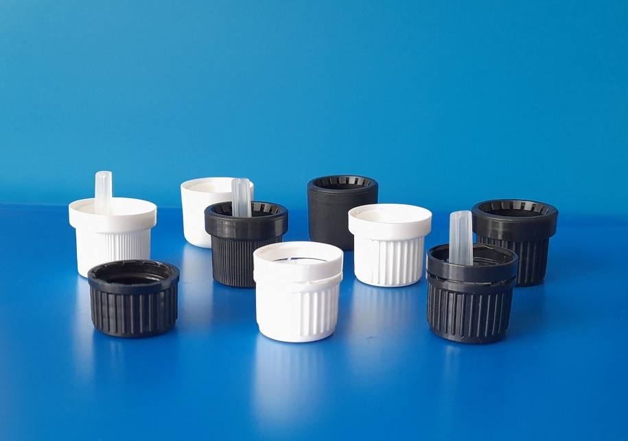 Capsules, caps, screw ring DIN18