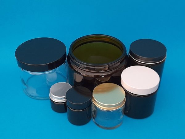 Pots en verre ambré et verre blanc